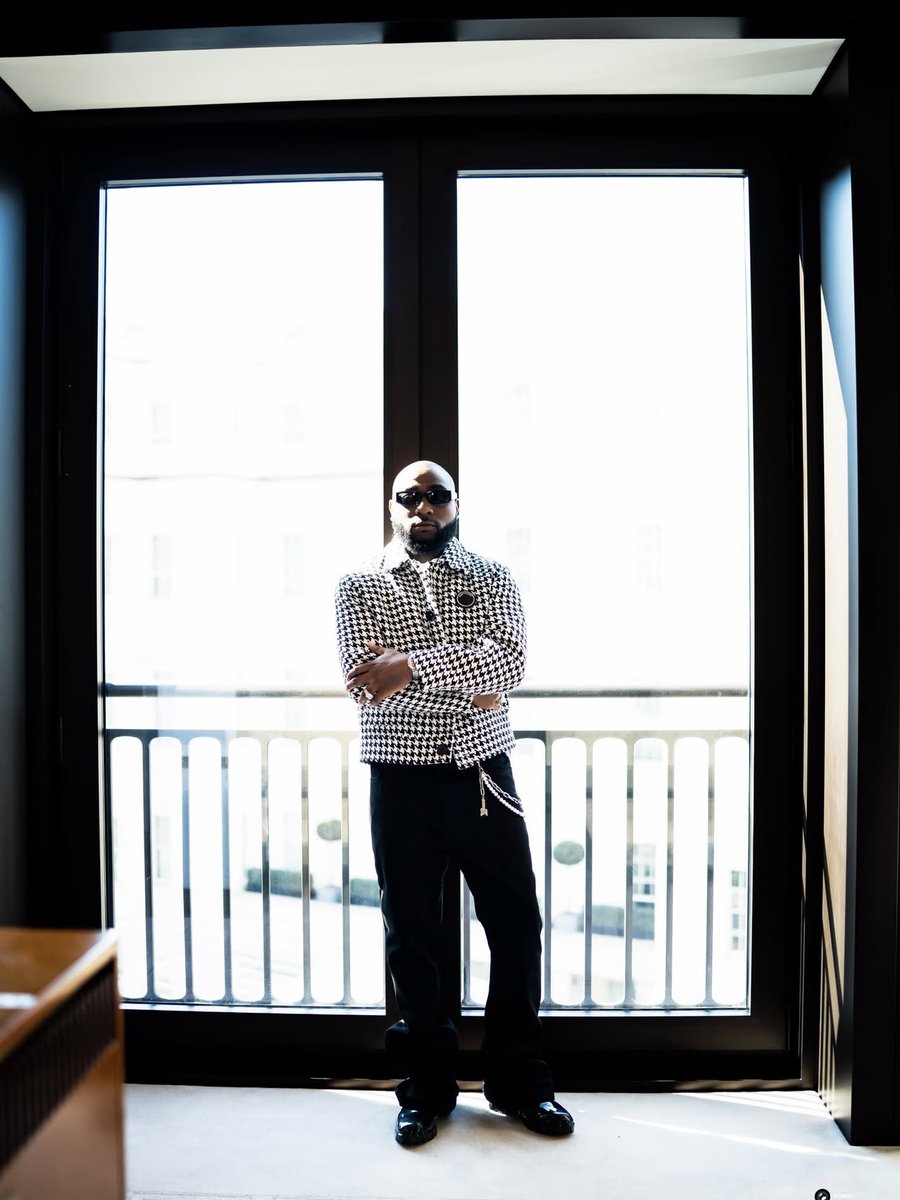 Entdaily001's tweet photo. Davido in new photos 📸💜 https://t.co/ez7NOfF5WD