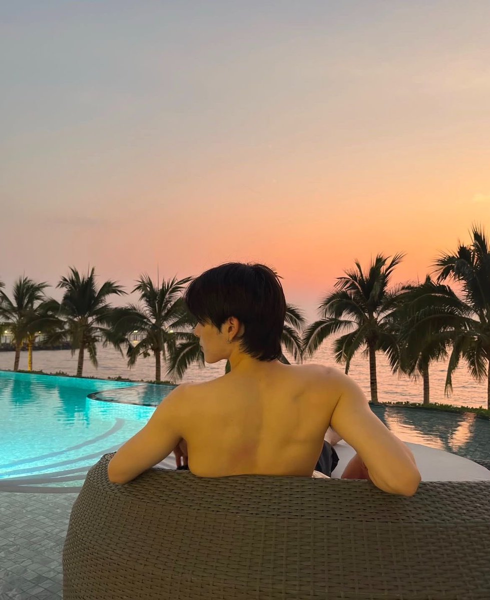TrendforSanta's tweet photo. santa and sunset 🌅

#Santapp https://t.co/yHi3W1dpq0