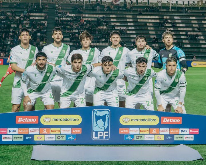 TodoBanfield's tweet photo. #Banfield. Hay rivales, desde hace años, nos cuestan demasiado ganarles y esto habla claramente de las campañas de nuestros equipos en los torneos. Desde la certeza y necesidad de estar en prinera me resisto a conformarme con la pelea de los últimos 10 puestos en un torneo de 30. https://t.co/dLFtLXQwZJ