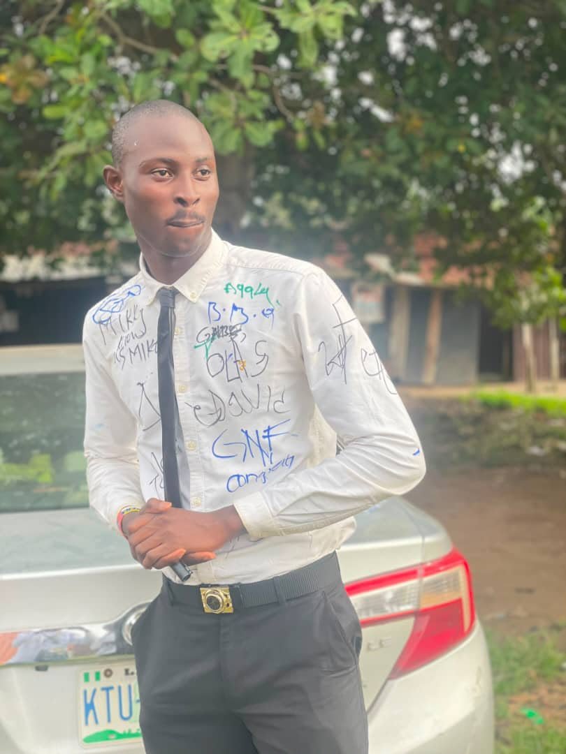Ayomide11L's tweet photo. Giving God all the glory for my half stand moving forward to the next stage of life .

Congratulations to OLA Jnr https://t.co/Kwn2cevjIt