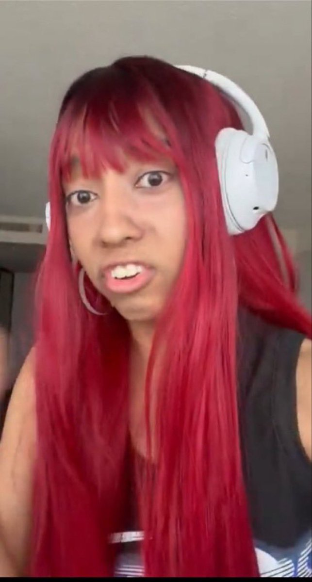 demar1020's tweet photo. @caramelcolored It's because you look like this 🥀 https://t.co/ykb2hzXkTv