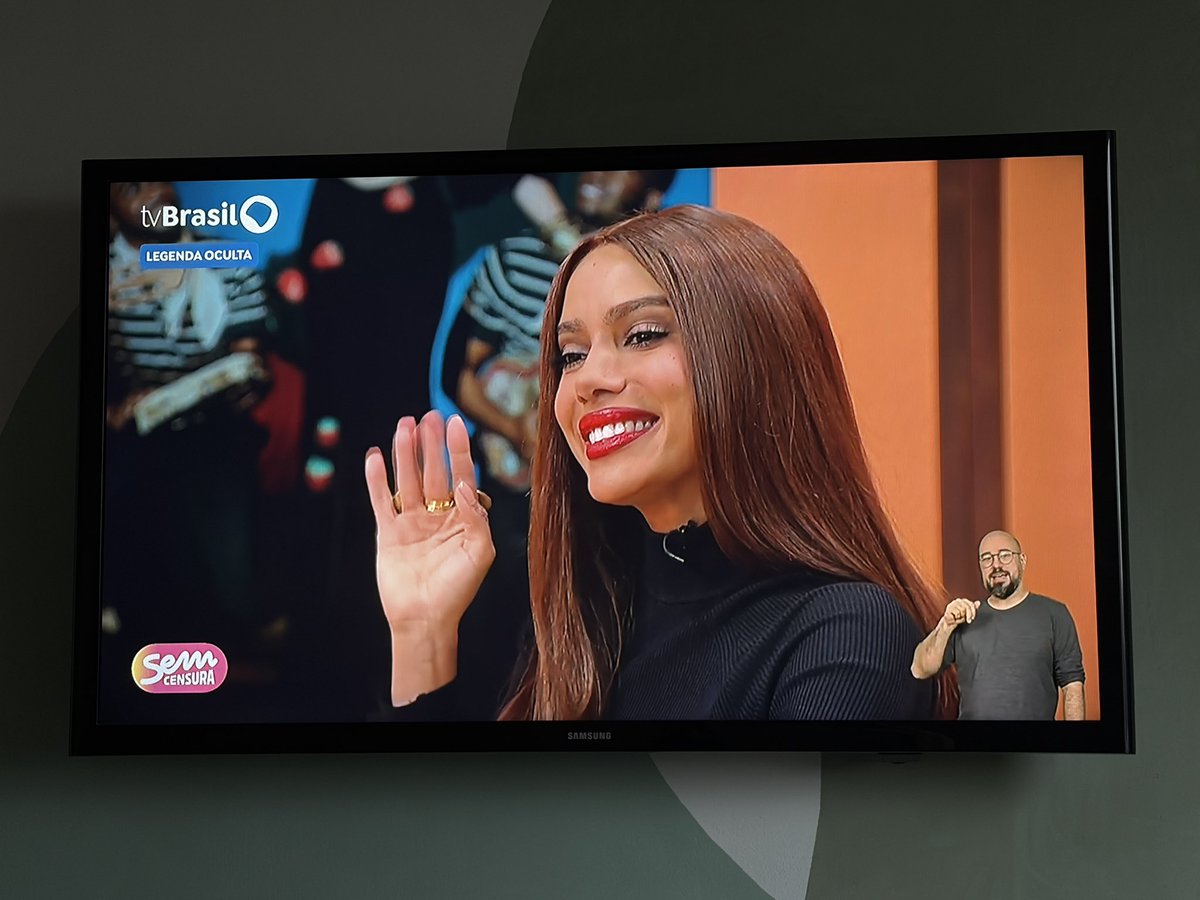 nandofavela's tweet photo. @anitta belíssima no #semsensura 

#anitta @QGdaAnitta https://t.co/fVp7q5twef