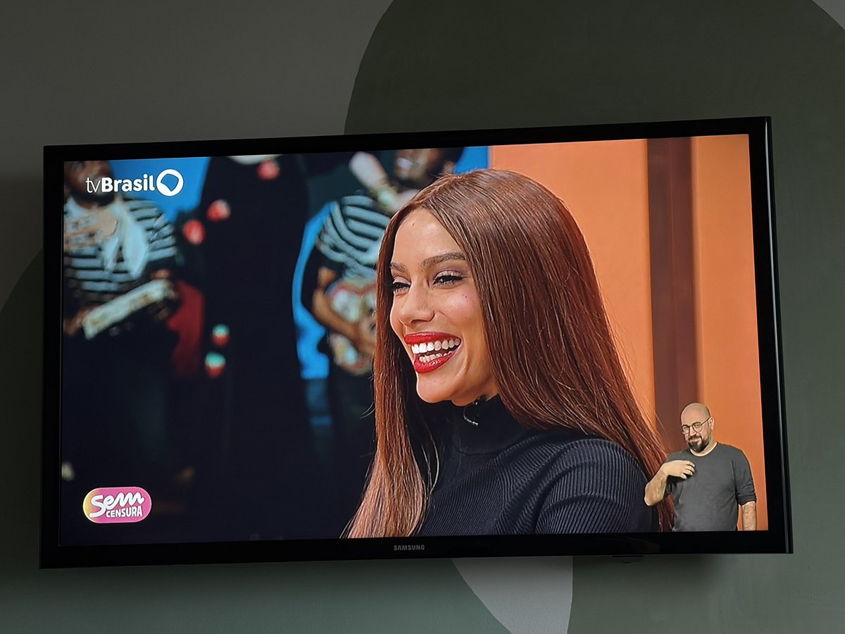 nandofavela's tweet photo. @anitta belíssima no #semsensura 

#anitta @QGdaAnitta https://t.co/fVp7q5twef