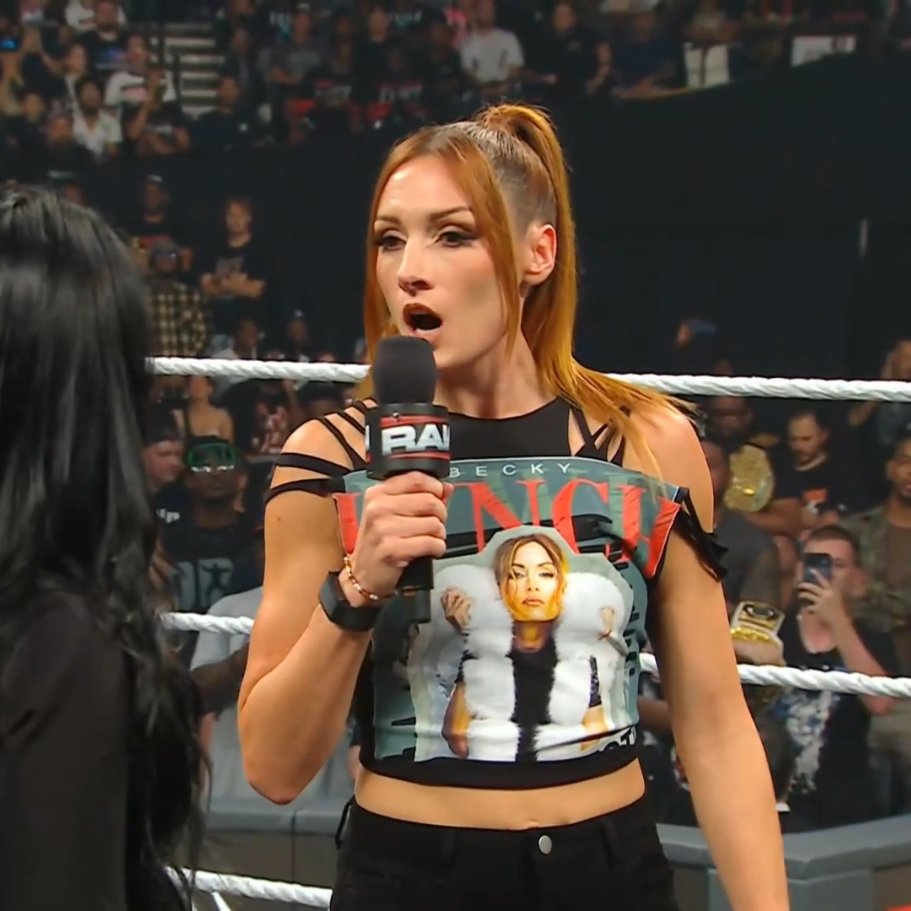 DeadlyAngelo97's tweet photo. The Lighthouse has come around! ���🐐🤩

#WWERaw @BeckyLynchWWE https://t.co/RNveFZFREJ