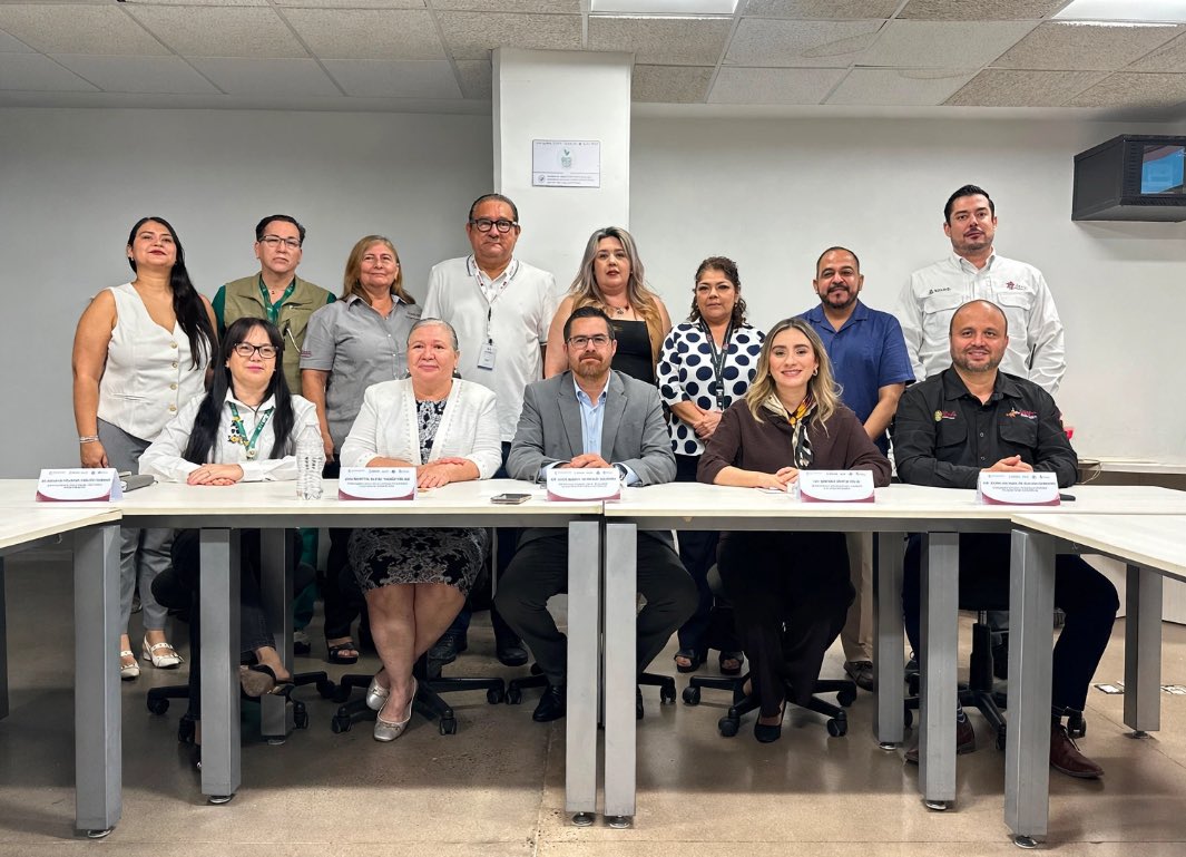 SEMUJERES_'s tweet photo. 🧠🤍 La salud mental requiere una mirada integral.
Quedó instalado el #CESMA, un espacio interinstitucional que reúne a autoridades para avanzar hacia rutas coordinadas y oportunas ante los retos de la salud mental y las adicciones. https://t.co/VWCMsk7vaA