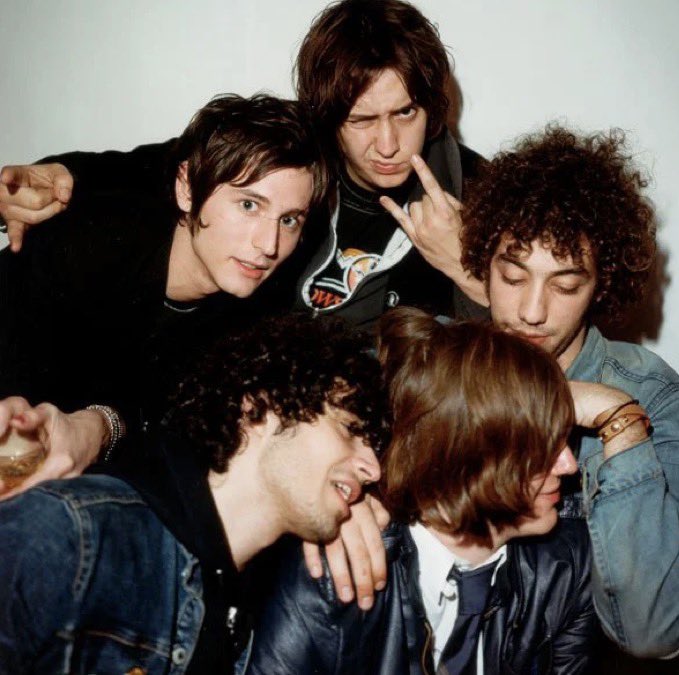 vintagerockvids's tweet photo. Essential Strokes playlist: https://t.co/ubuY7VgHed https://t.co/Q7oyXzA9AQ