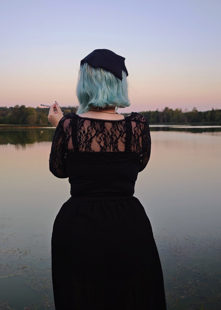 sleeplesshimari's tweet photo. Cig at the lake
Saw some baby ducks - but that's it :<
"you should go outside more often"
Mh.
#988twt #hightwt  #shhtwt #cigtwt https://t.co/hfQmsclfC6