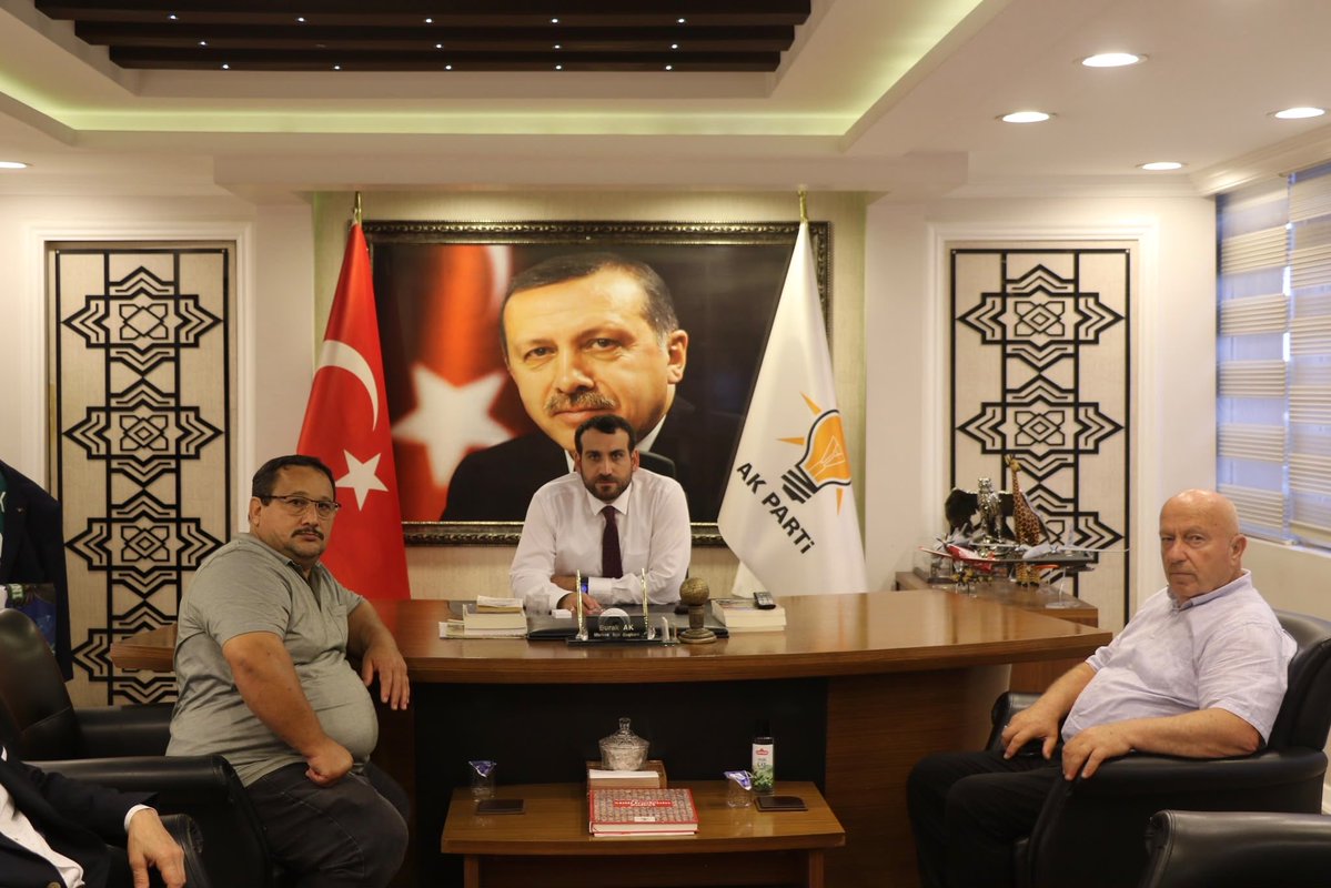 bburakak's tweet photo. 📌AK Parti’mizin 25. kuruluş yıl dönümünü; milletimize ve Rize’mize hizmet etmenin haklı gururu ve büyük bir coşkusuyla kutluyoruz.

📌Ziyarete gelen vatandaşlarımızı Merkez İlçe Başkanlığında misafir ettik.

📌8.Dönem Merkez İlçe Yönetim Kurulu toplantımızı Merkez İlçe Başkanlığında icra ettik.