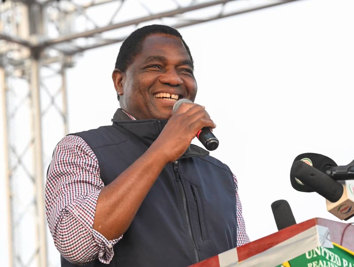 HHichilema's tweet photo. Thank you to the people of Chawama, Matero, Lima and Kabwata for turning up in thousands today. We will continue delivering free education, business opportunities, increased CDF and Cash for Work. Your vote matters. Vote for us this Thursday. https://t.co/aDOEDZJjcX