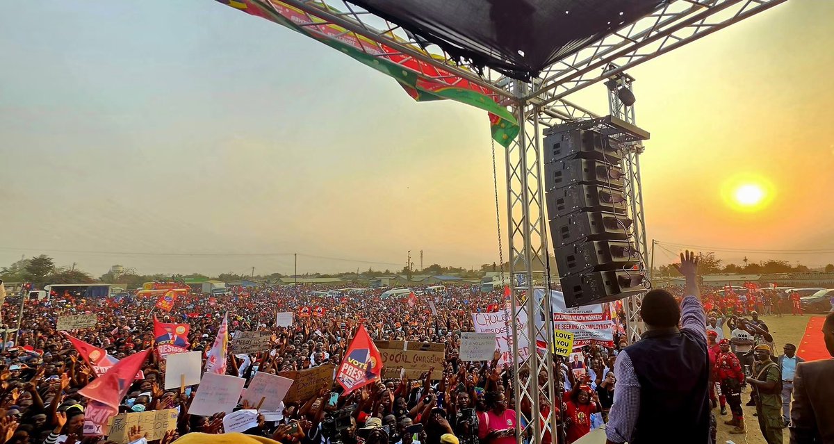 HHichilema's tweet photo. Thank you to the people of Chawama, Matero, Lima and Kabwata for turning up in thousands today. We will continue delivering free education, business opportunities, increased CDF and Cash for Work. Your vote matters. Vote for us this Thursday. https://t.co/aDOEDZJjcX