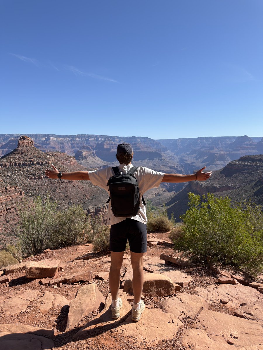 frisohakkers's tweet photo. hiking &amp; stargazing https://t.co/Z5bUMqIHWK