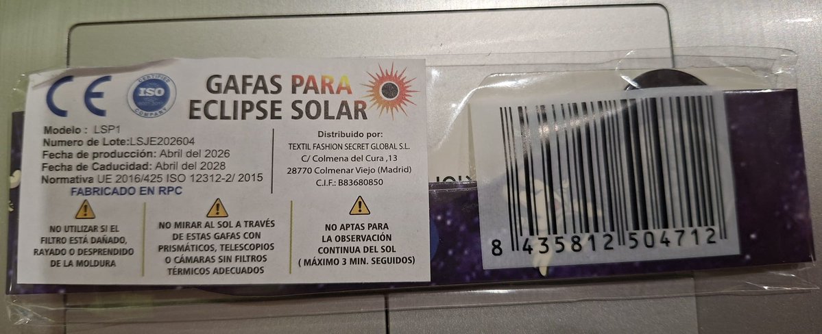 noeliaSolla's tweet photo. ¡Estoy indignadísima!😡 A poquísimas horas del #eclipse, me entero por el Gobierno de que las gafas que compré con toda la confianza en @CarrefourES (#GIJÓN)  están RETIRADAS por ser un peligro para la vista🙄😒Se ríen de nosotros o qué pasa!!!
https://t.co/scoGYrTiZl https://t.co/OLaycbSmun