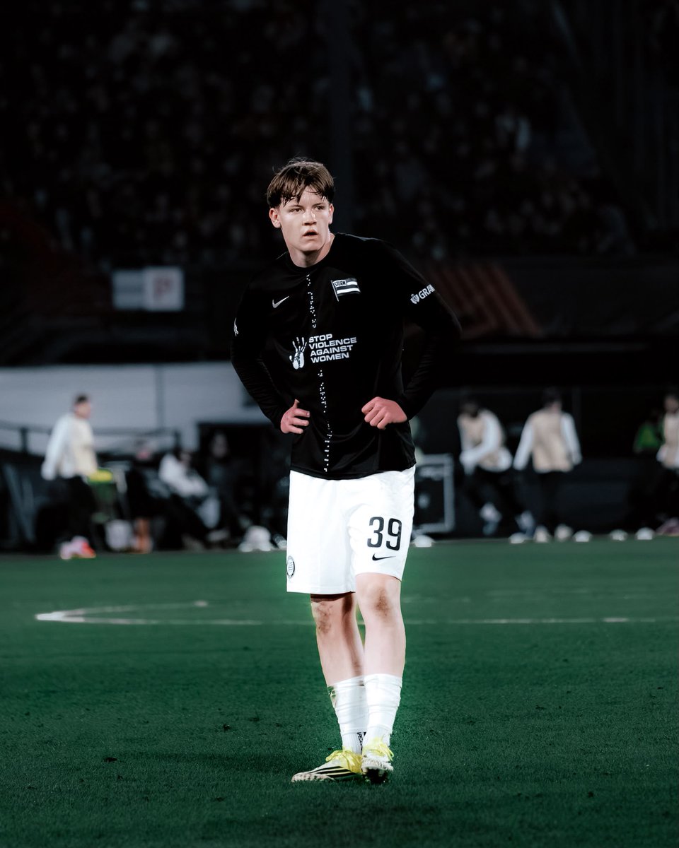 SKSturm's tweet photo. Beside the game – this is the most important message once again! 🛑 #sturmgraz #STUvFB #UCL
___________
STU 0:1 FB |⏱️85' https://t.co/5aGk2bIHrb