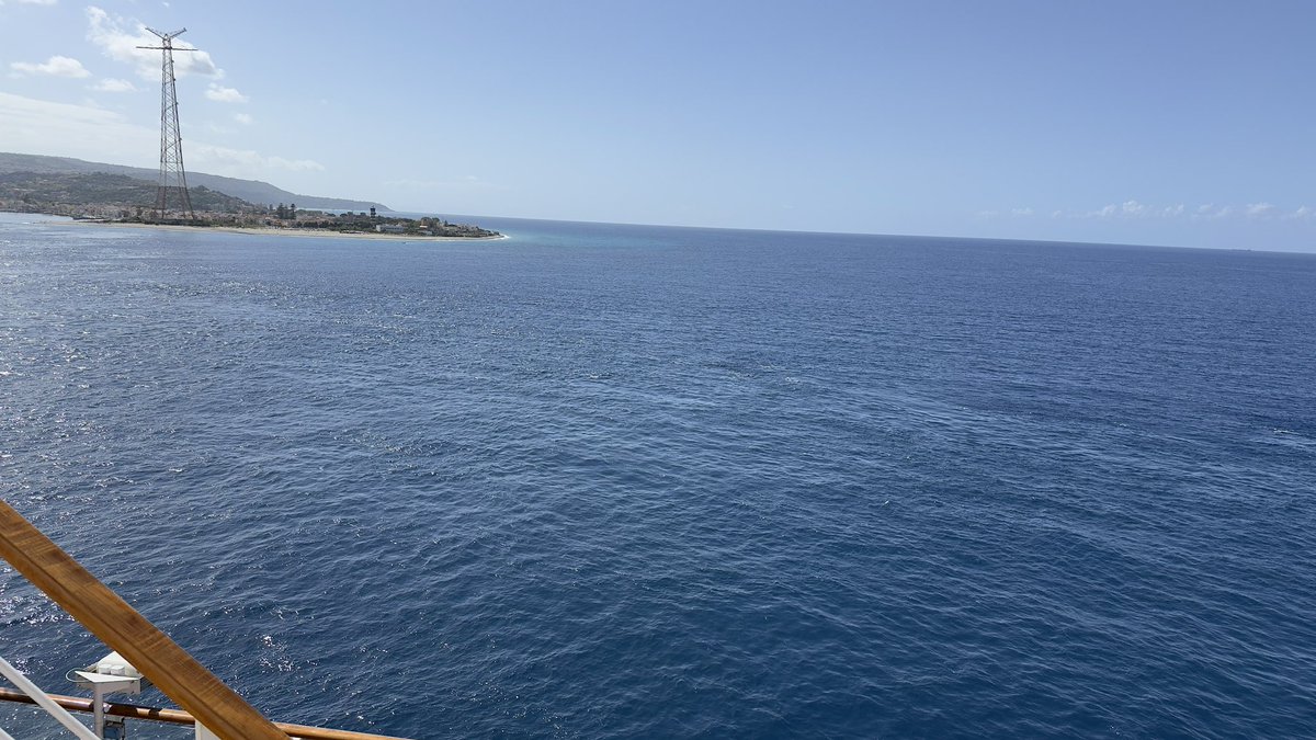 Scotsonaship's tweet photo. @cruiselifestyl A5) never be rude to the staff #cruisehour https://t.co/3HyVBXDJcY