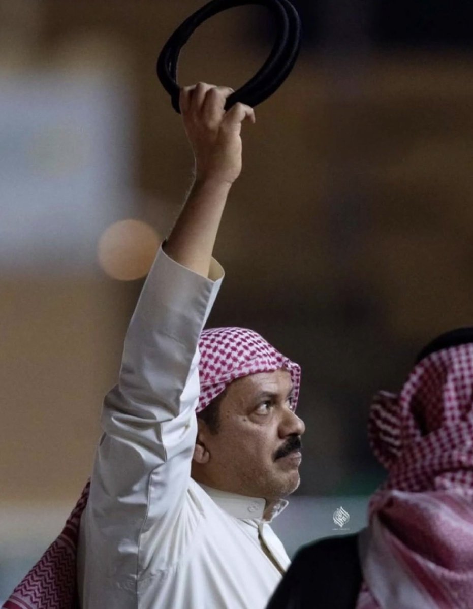 abo_3aed2's tweet photo. جملتنا وأنت تجمّل لا بدا كل ماد
واسمك ليا اطروه جاله بالمجالس صدا

كلمة نعم من حصيلك اخذتها باجتهاد
واللي يعاند مثل شرواك جعله فدا ،،

ممثل الدوله بالمحافل الكبرى 
مجملنا المدرب : ثامر العويض 💛🇰🇼

@AldaihaniThamer https://t.co/fYBpQDj20D