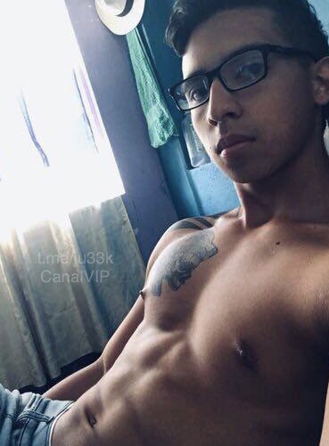 MachoBaits2027's tweet photo. Disfrútalo completo y mas machos calientes ⬇️💦🥵 

🟣 https://t.co/yoqd92dyLp 🍆

🔵 https://t.co/NwzP2vGokh  Canal VIP 🔥 (Pago único, acceso de por vida)

#heteroengañado #heterosengañados #vergon #str8 https://t.co/xXuZqnSLMe