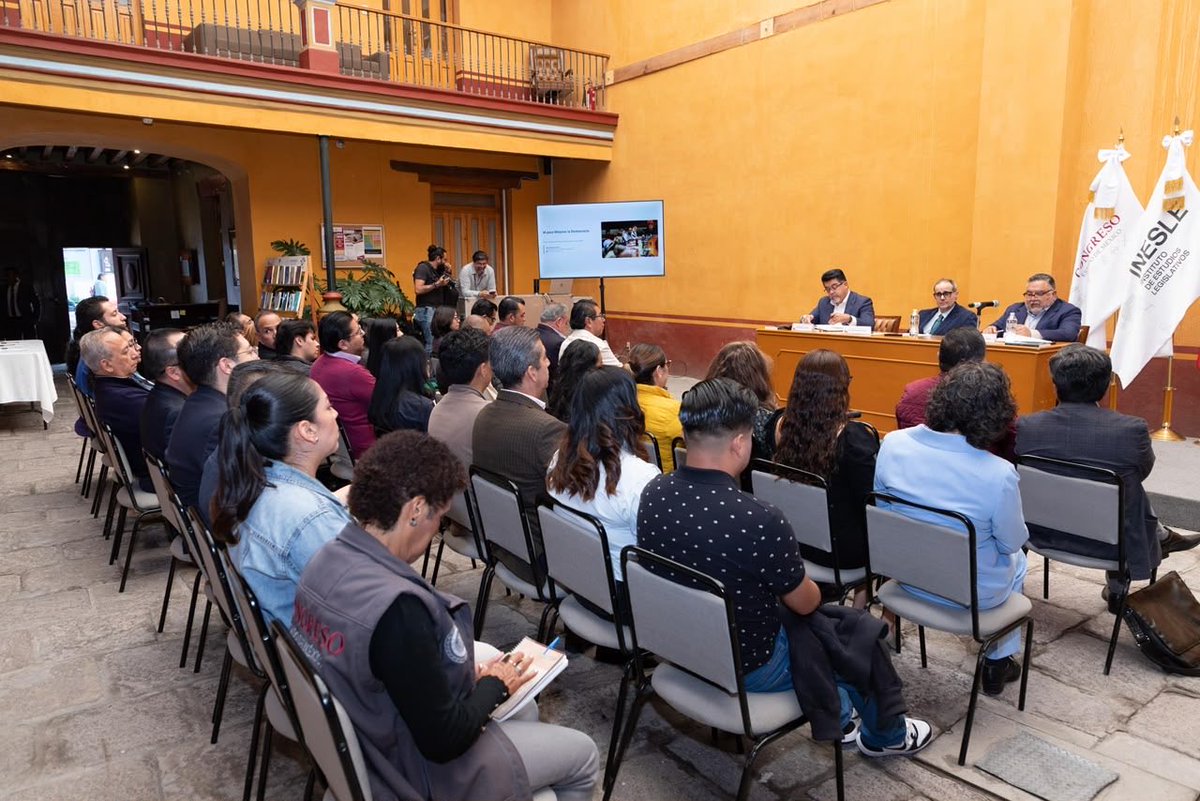 OSFEM_oficial's tweet photo. La reflexión y el intercambio de ideas también forman parte de la construcción de mejores instituciones. https://t.co/FtI4p6MMpn