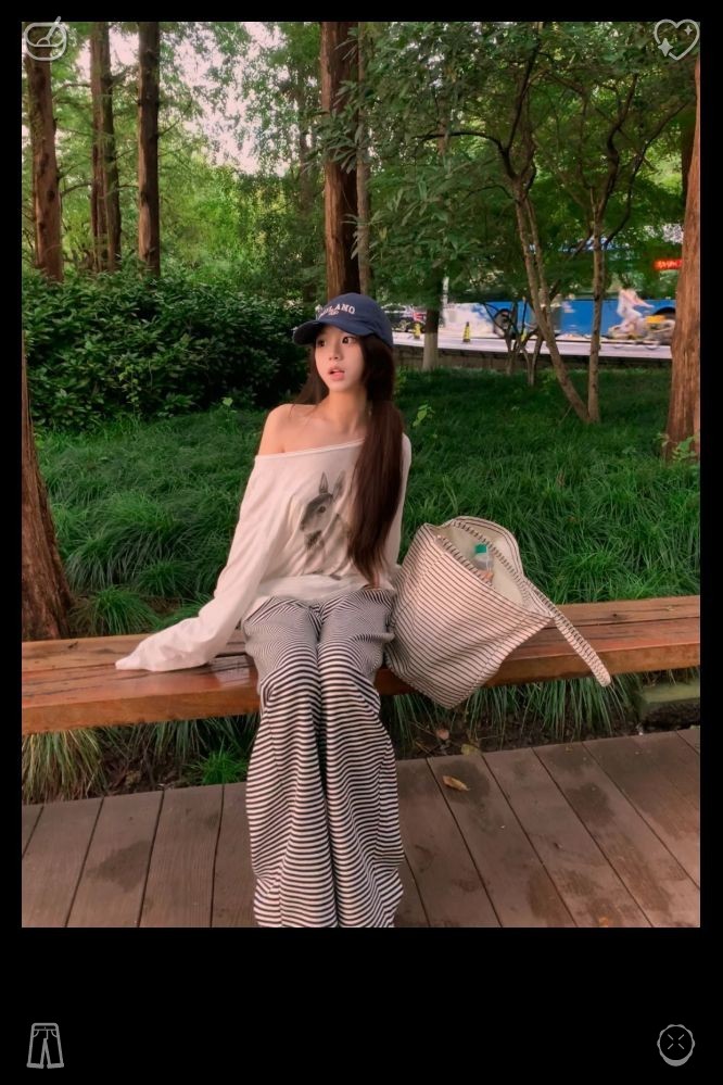 prince_us007's tweet photo. In summer, dynamic patches of dappled sunlight leap across the ground as they filter through gaps in the leaves. These irregular patterns of light and shade inject a spirited, charming feel into serene summer afternoons. Enjoy a deliciously refreshing banana and mint smoothie. https://t.co/TxCBBAqurM