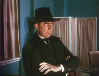 LeMarquePage's tweet photo. Mort de peur (1947)
Une morte nous raconte en voix off comment elle est morte de peur. 
Bon c'est pas fou, mais le mort en perso principal qui narre en flashback 3 ans avant sunset boulevard, je salue bien bas. 
Oh et c'est le seul film qui prouve que Bela Lugosi était en couleur https://t.co/8fq3DHtqUF