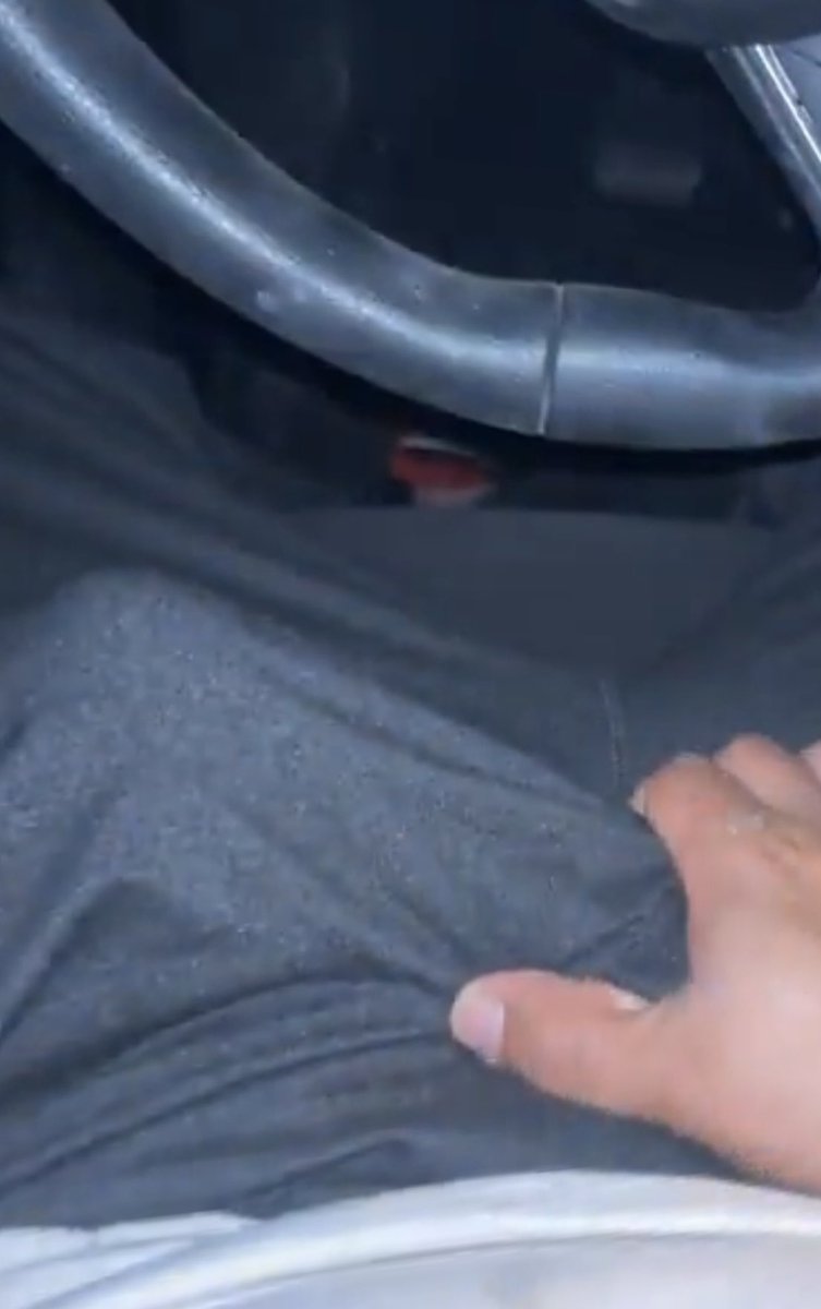 usernamer125284's tweet photo. Is 6.5 inches big enough for yall?🥺😈👀 #abq #albuquerque #newmexico #nm #horny #latino #content #nsfwtwtًً https://t.co/iDpYT34JqH