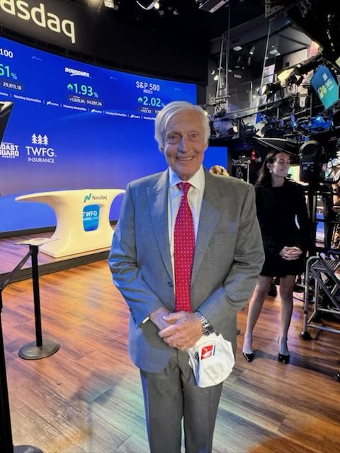 americanpandi's tweet photo. Joe Hughes, #americanpandi board member, joined the @USCG as it observed its 236th anniversary by displaying a fast patrol boat on Times Square in NYC, ringing the @NASDAQ closing bell &amp; announcing the August 2027 opening date of the National Coast Guard Museum in New London, CT. https://t.co/hTez2eg2xD