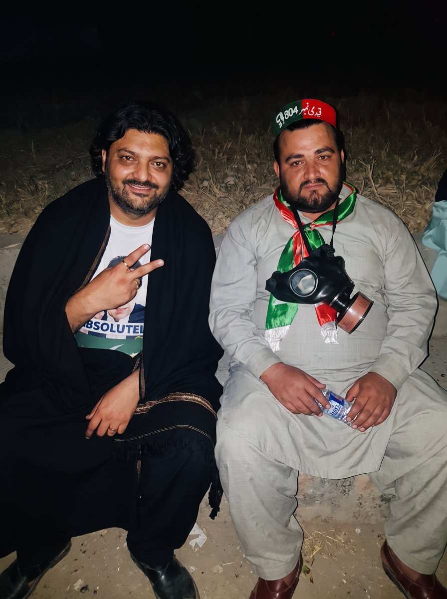 pakistanwalli's tweet photo. ان دونوں معصوم خدا دوستوں کا قاتل عاصم منیر اور اس کی فوج ہے۔ https://t.co/CFd43Gc7B9