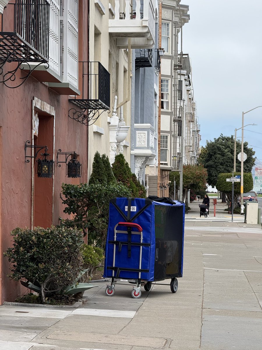 itskanishk's tweet photo. interesting to observe @amazon 's delivery evolution in SF: from using standard shippers, to some mix of contractors and direct (?) (sometimes random vehicles/ sometimes Amazon branded) drivers, to now they have a big truck that posts up in the marina and deploys small carts out https://t.co/kPlSc32jNP