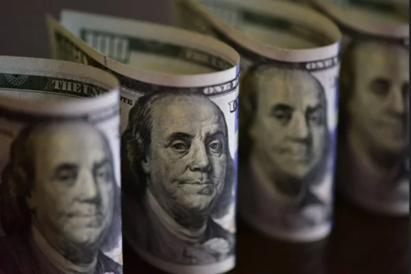 Metropoles's tweet photo. 📊 ECONOMIA | JPMorgan rebaixa recomendação do Brasil: dólar dispara e Bolsa afunda https://t.co/SwaH9GgAiT