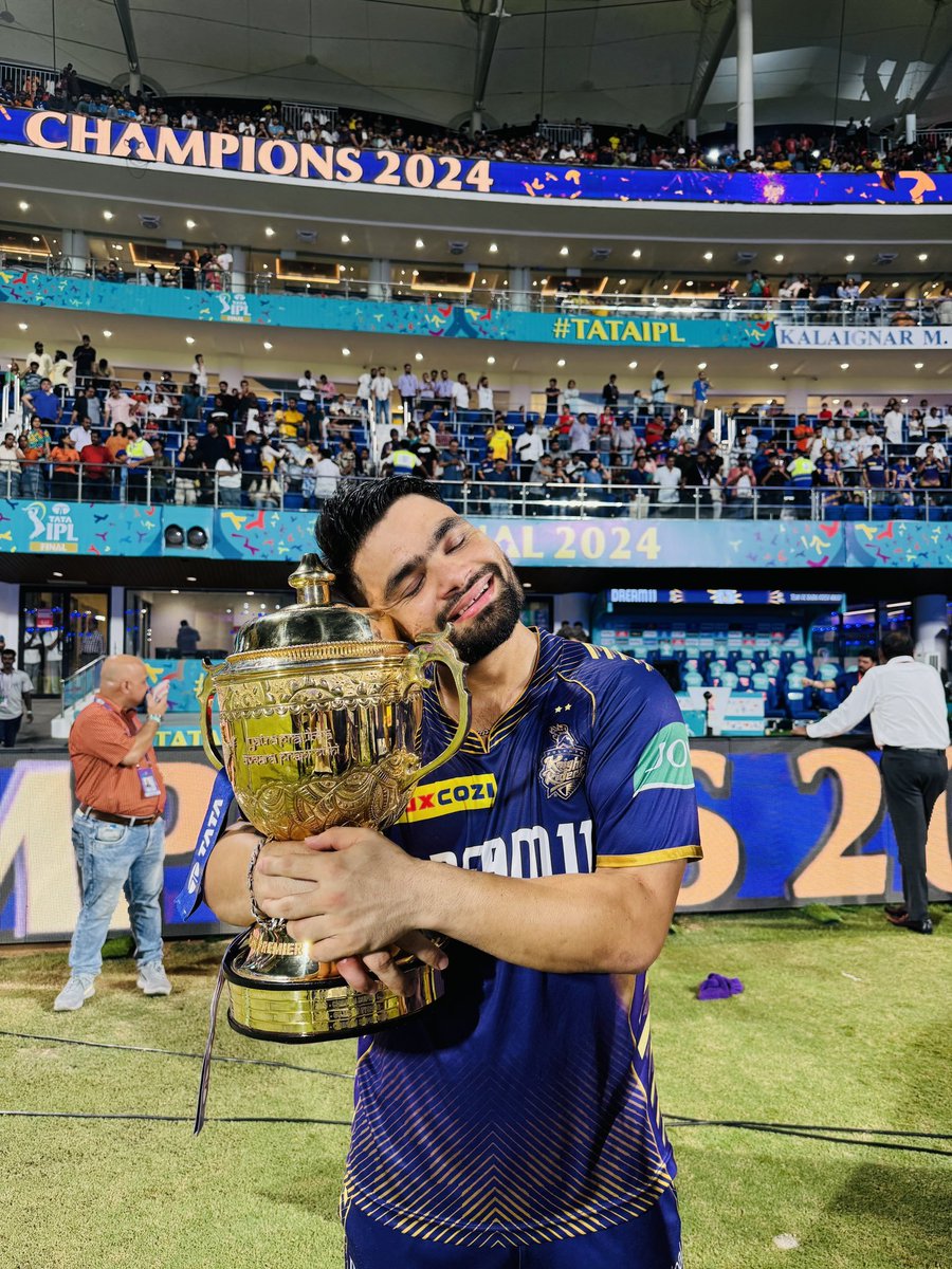 Vivek_Pv9's tweet photo. Hello Mr. @LalitKModi if you're KKR would you be willing to give up Rinku Singh for Hardik Pandya? https://t.co/sUQfKNclRm