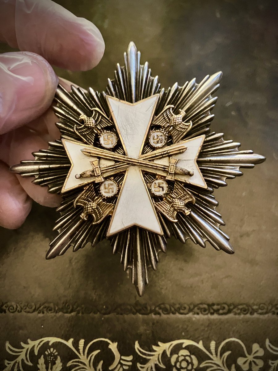 FamuzQuotes's tweet photo. Star of the Grand Cross Order Of The German Eagle (1937) 🇩🇪 https://t.co/GviIqhXqMT