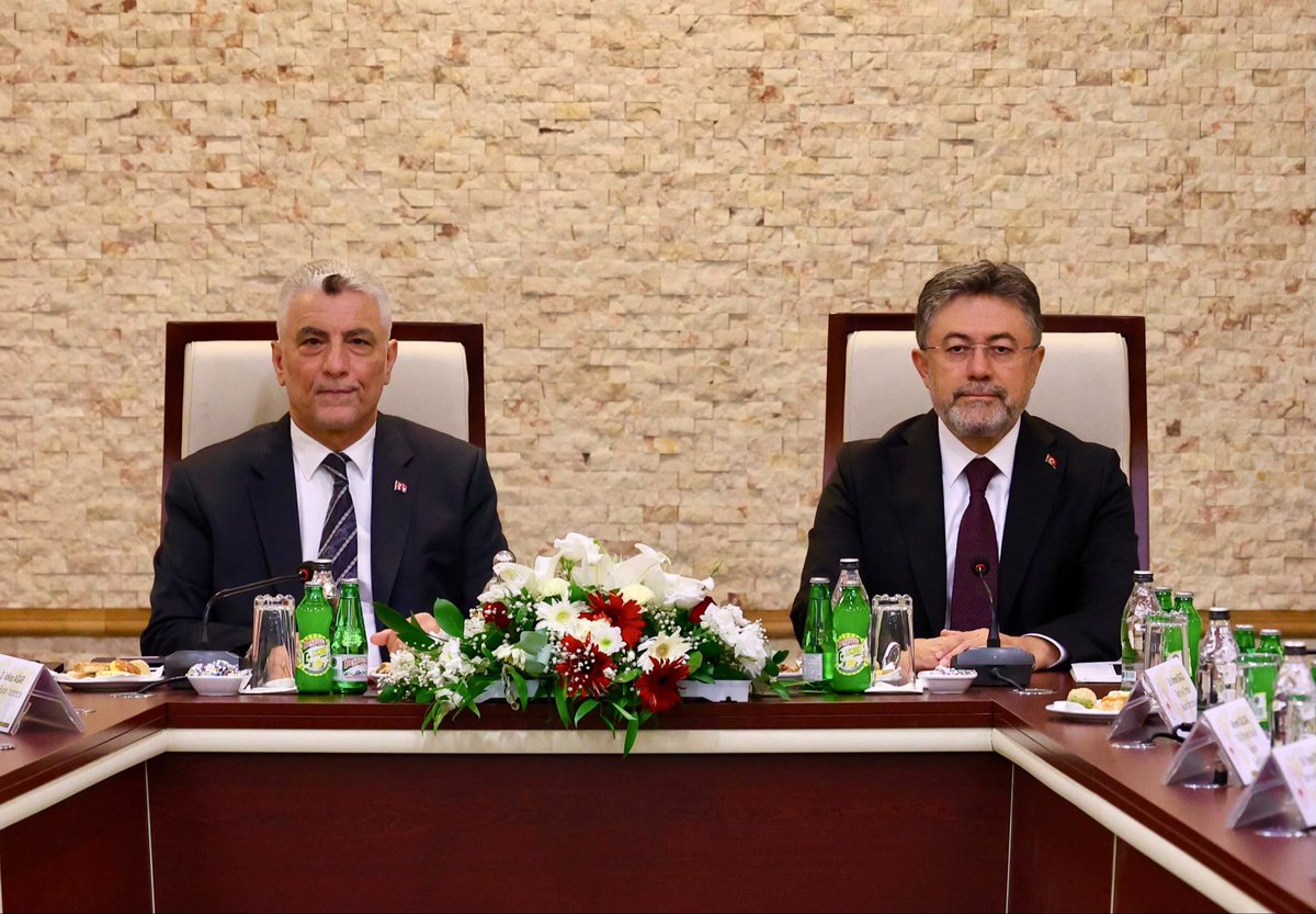 UnFederasyonu's tweet photo. Tarım ve Orman Bakanımız Sayın İbrahim Yumaklı, Ticaret Bakanımız Sayın Prof. Dr. Ömer Bolat, kıymetli bakan yardımcılarımız ve genel müdürlerimizin katılımlarıyla, TUSAF Yönetim Kurulu ve un sanayicileri temsilcileri ile Sektör İstişare Toplantısı gerçekleştirildi.

#TUSAF https://t.co/IfEy9nDdz1