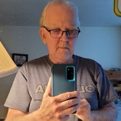 HillaryClipg's tweet photo. #NewProfilePic https://t.co/XF2TZaUhvD