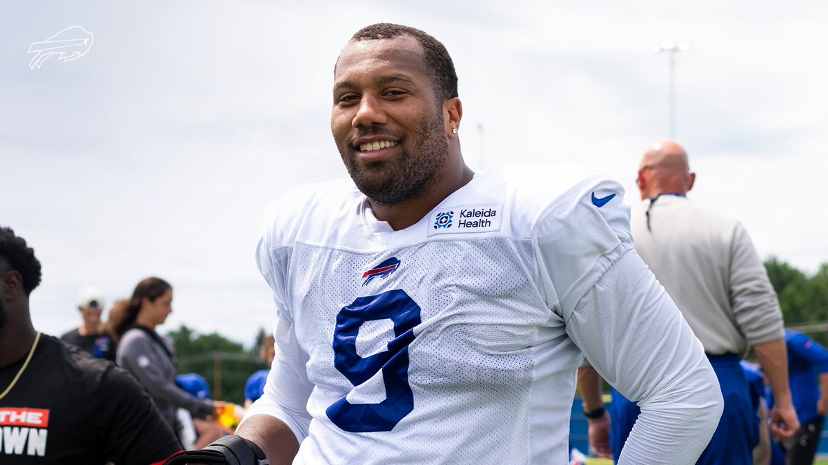 BuffaloBills's tweet photo. Just another day with the guys. https://t.co/juyppzRv0A