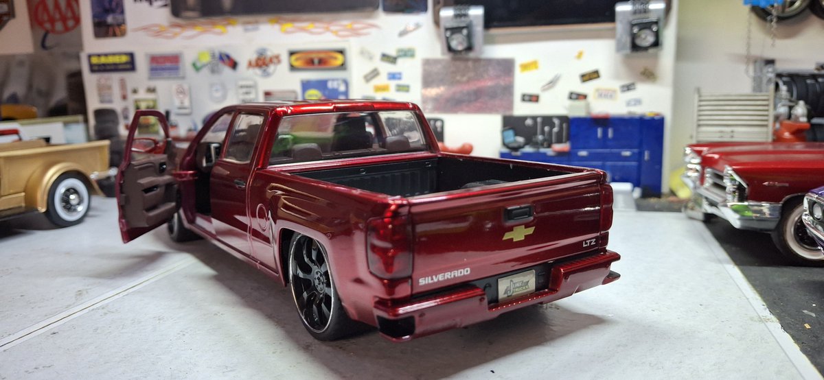 themodelist's tweet photo. 2014 Chevrolet Silverado LTZ Z71
#Silverado ##chevytrucks #diecastphotography #diecastpictures #diecastcollection #diecastmodel #modelcarcollector https://t.co/FVGsssnTcO