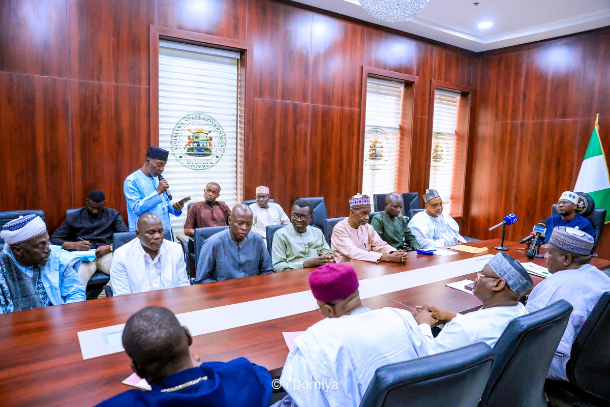 GovernorAUF's tweet photo. Today, I received the leadership of NIREC, Adamawa Chapter, at the Government House, Yola.

We share a common concern over the politicisation of religion and ethnicity to stir sentiments, influence voters or divide our people.

Adamawa belongs to all of us. Let us protect our peace and continue to uphold mutual respect and peaceful coexistence.