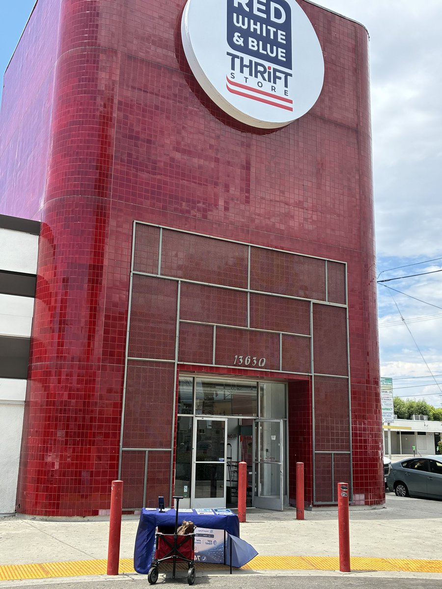 OpenHRentals's tweet photo. COME JOIN US!

Stop by the Red, White & Blue Thrift Store at:

📍 13630 Victory Boulevard

We’re offering:

• Spectrum
• AT&T Fiber
• Frontier
• FREE phone service with 25 GB of data and 10 GB of hotspot through California LifeLine for those who qualify

Come by and see what options are available for you!