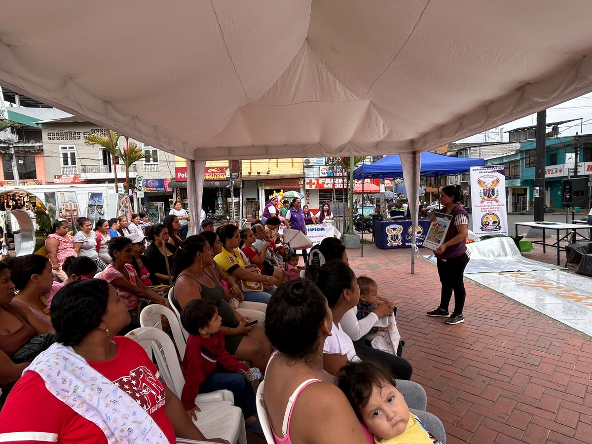 DPS_LosRios's tweet photo. #Quinsaloma | Personal de @Salud_Ec desarrolló actividades de promoción y prevención frente a enfermedades vectoriales como el dengue, además de brindar orientación sobre la importancia de la lactancia materna, se brindó atención médica y entrega de medicamentos a los pacientes https://t.co/83j88o2yhp