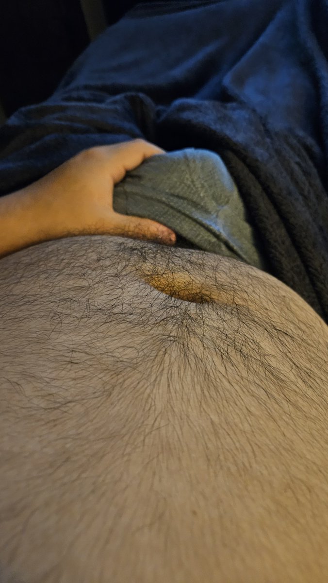 toro_447's tweet photo. 👀

#chubby #tummy https://t.co/P9Yj2W9X5O