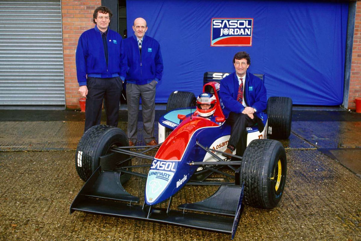 UnracedF1's tweet photo. Rubinho, Eddie, Brian and Gary during the Launch (or is it called a test?) of the Jordan 193 at a wet Silverstone in mid-January 1993 #F1 #RetroF1 https://t.co/Yy7PT0pXOb
