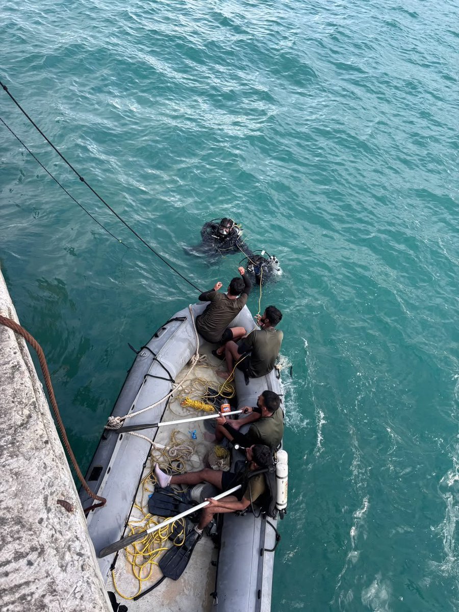 AN_Command's tweet photo. *ANC provides salvage relief to sunken lorry at Campbell Bay*

Committed to Aid to Civil Authority, #ANC swiftly responded to a request from the civil administration at Campbell Bay after a truck fell into the sea near RCC Jetty.

#HQANC promptly tasked #INSBaaz, whose specialised Naval Diving Team successfully salvaged the vehicle, restoring safe berthing and movement of DSS ships and ensuring continuity of essential passenger and cargo services.

*Safe operation*. *Zero incidents*. *No damage to jetty infrastructure*.

Standing with the Islands. Serving the Nation. 🇮🇳

#AidToCivilAuthorities #ServiceToIslands #ServiceToNation #OperationalReadiness #IndianNavy