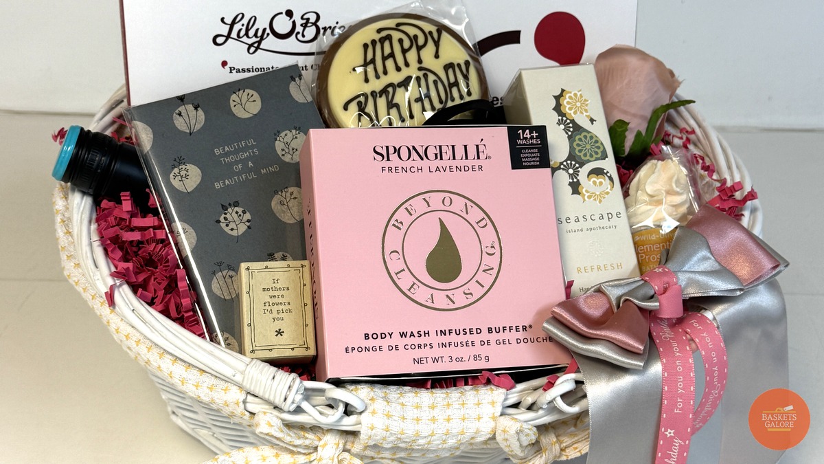 BasketsGalore's tweet photo. Today's Gift Basket Of The Day was the "Mum Picks Gift Basket" 🎂 

https://t.co/1cpEheswqi

Follow &amp; RT to enter #prize draw to #win a Gift Basket. 

More info via our blog. 

#giftbasketoftheday #gifts #competition #giftbasketsrule #birthdaymum https://t.co/6Mm7wMG3Ol