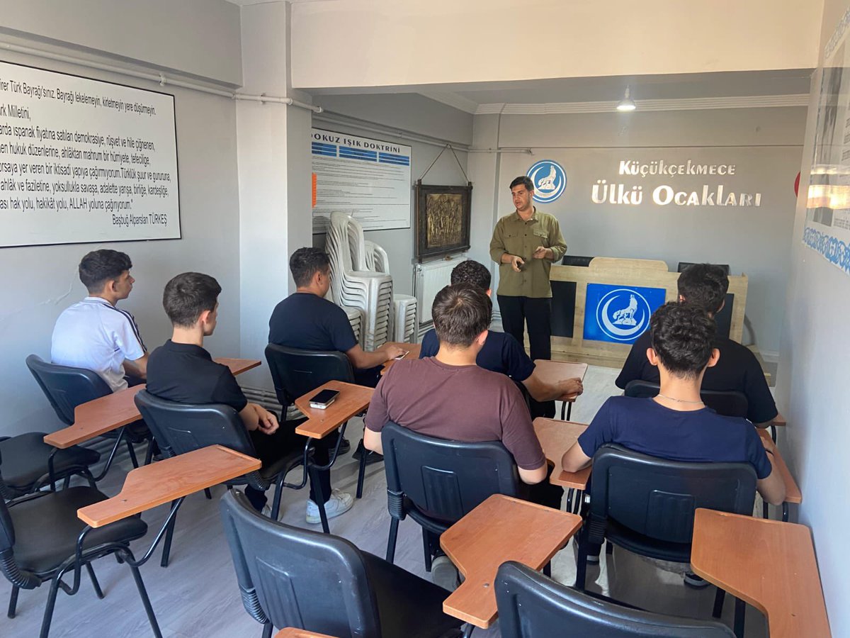 Ulku_Ocaklari's tweet photo. 📍 İstanbul 

Ülkü Ocakları İstanbul/Küçükçekmece İlçe Başkanlığı tarafından, İsmail Gaspıralı Yaz Gelişim Programı kapsamında UOUZEM ve ODAK2023 tanıtımları gerçekleştirildi. https://t.co/L44nBV0PSE