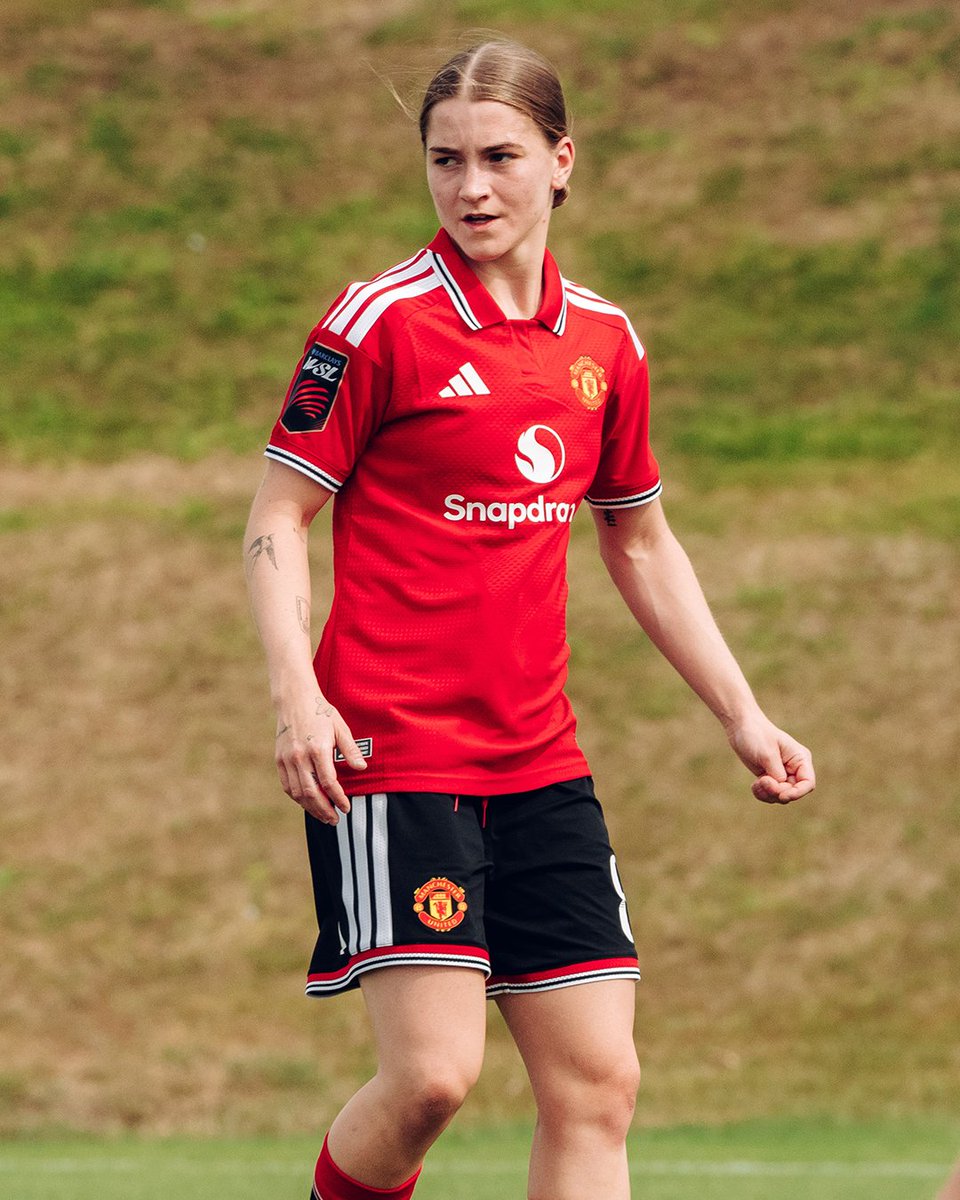 ManUtdWomen's tweet photo. Pre-season threads 🪡🔥

🔴 https://t.co/SNfb9fClTl https://t.co/U08hY9dJau