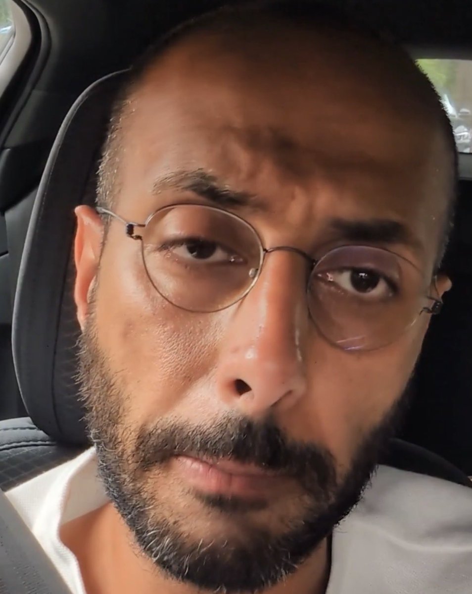 Archm7mad's tweet photo. @JJJuraid بعض النظر عن الموضوع اللي جالس تتحدث فيه وعن الهبد المحنك اللي يطلع منك بس صدقني في مرض عضوي 🤲🏽 في جسدك شوف عيونك يا آدمي عين أكبر من الثانية غير لون وجهك البرتقالي https://t.co/n0vUrx09gI