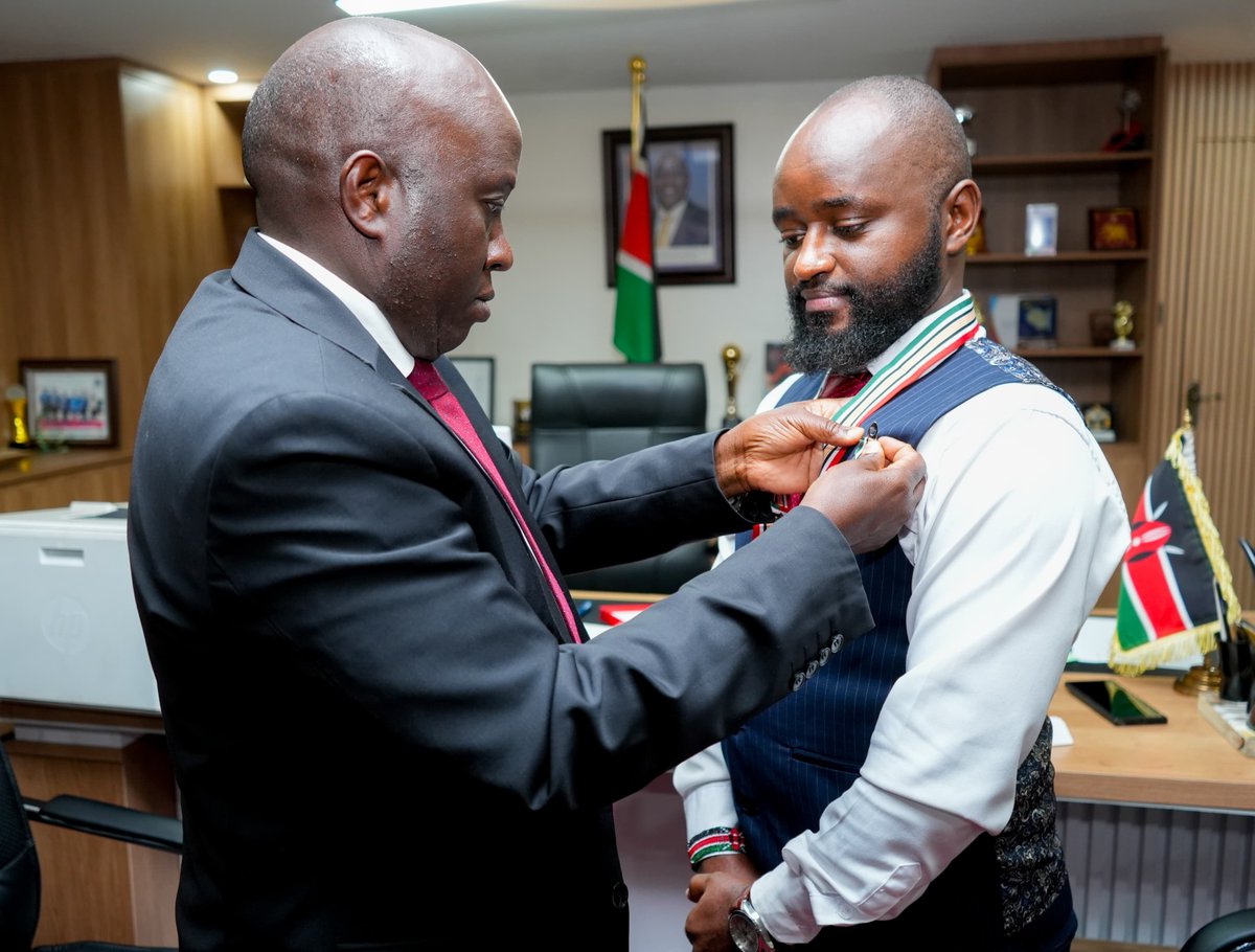 tanuijohn's tweet photo. From Presidential Digital Talent Trainee to Order of the Grand Warrior of Kenya. 🇰🇪

Today, I congratulated Mr. Kilemi Francis Thambura , a former Presidential Digital Talent Programme trainee, following his conferment of the Order of the Grand Warrior of Kenya (OGW) by H.E. President Dr. William S. Ruto, in recognition of his distinguished service to the nation through healthcare innovation, digital transformation and life-saving blood services.

Through @JijiHealth , Kilemi has turned technology and entrepreneurship into practical solutions to critical healthcare challenges. Its flagship platform, Damu Sasa, brings together blood donor mobilisation, collection, inventory management, transfusion services, haemovigilance and emergency blood coordination within one digital ecosystem.

The platform has supported collaboration with the Ministry of Health, Amref Health Africa, UNFPA and other partners, contributing to improved availability, traceability, safety and efficient utilisation of blood and blood products.

Kilemi’s journey—from a digital talent trainee to a nationally recognised innovator—is a powerful testament to what Kenyan talent can achieve when given the opportunity to innovate and solve Kenyan challenges.

This is the Kenya we must continue to build: investing in talent, empowering innovation and enabling homegrown solutions to create national impact.

Hongera, Kilemi Francis Thambura, OGW. 🇰🇪