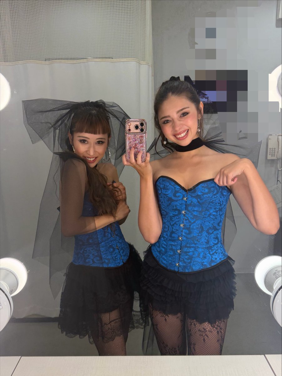 Zineeindabottle's tweet photo. Join us, Join us come with us🩵

#Freeオケコン 2026京都公演無事🏊‍♂️...💦いたしましたっ‼️
感謝の気持ちでいっぱいになるとんでもなく生きた心地のするコンサートでした🎵
マネージャーのみなさんだぁぁいすき🐬
カトタツ最高💎
@cut_tatsu7 
メロちゃんだぁぁいすき　@MelodyChubak 
#Freeオケコン https://t.co/ysyNLp1681