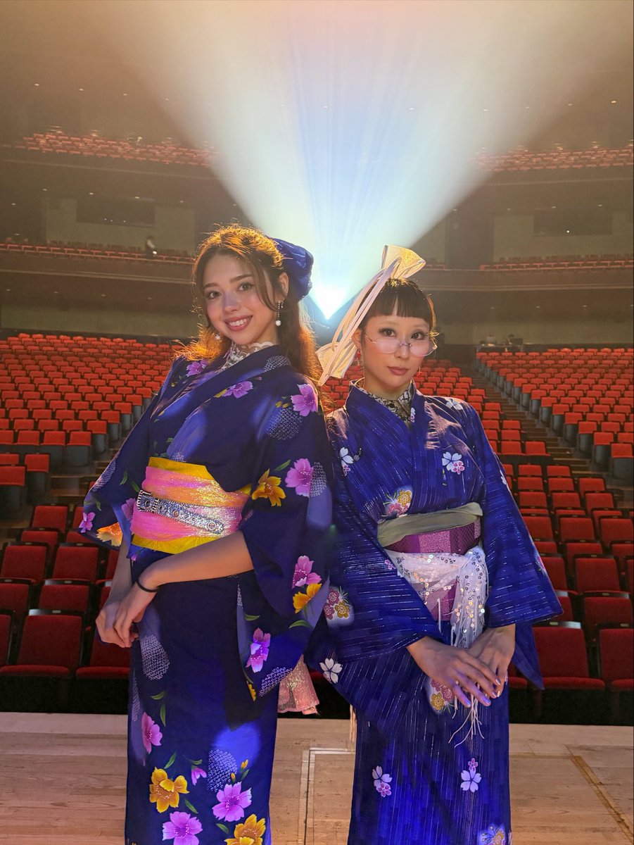 Zineeindabottle's tweet photo. Join us, Join us come with us🩵

#Freeオケコン 2026京都公演無事🏊‍♂️...💦いたしましたっ‼️
感謝の気持ちでいっぱいになるとんでもなく生きた心地のするコンサートでした🎵
マネージャーのみなさんだぁぁいすき🐬
カトタツ最高💎
@cut_tatsu7 
メロちゃんだぁぁいすき　@MelodyChubak 
#Freeオケコン https://t.co/ysyNLp1681