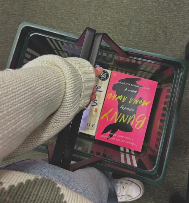 AlejaReads's tweet photo. Spending on books isn't impulsive, it's emotionally necessary.>>> https://t.co/uohE1ho3xg