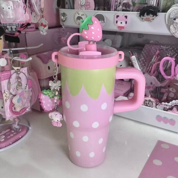 piinkimi_'s tweet photo. strawberry tumbler https://t.co/7zMHaMddCG