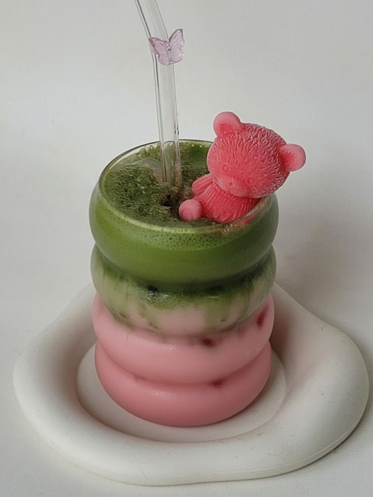 perseidlove's tweet photo. Aku sih mau pamer aja abis bikin strawberry matcha latte ekhem 🙂‍↔️ 
@kyoumusan https://t.co/upqufqU9Jl